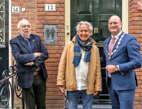 Plaquette voor verzetsfamilie Bart, Trien en Nellie De Haan